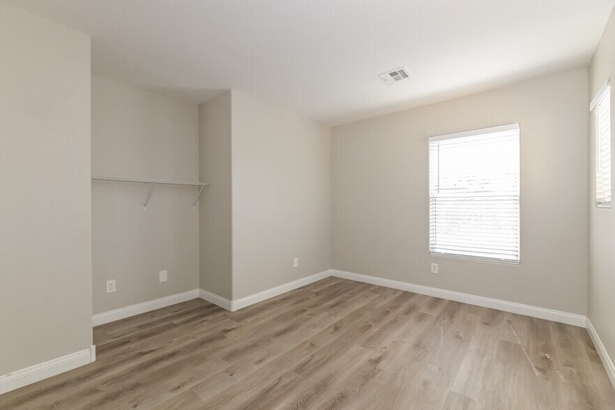 Building Photo - 9149 Spirit Canyon Ave