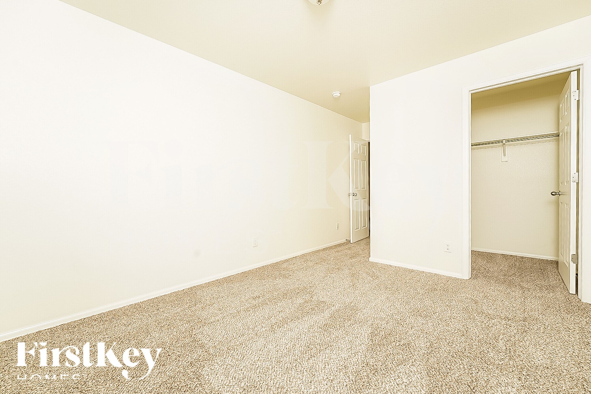 Building Photo - 816 Draw St