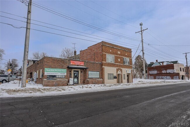 Building Photo - 1204 Niagara St