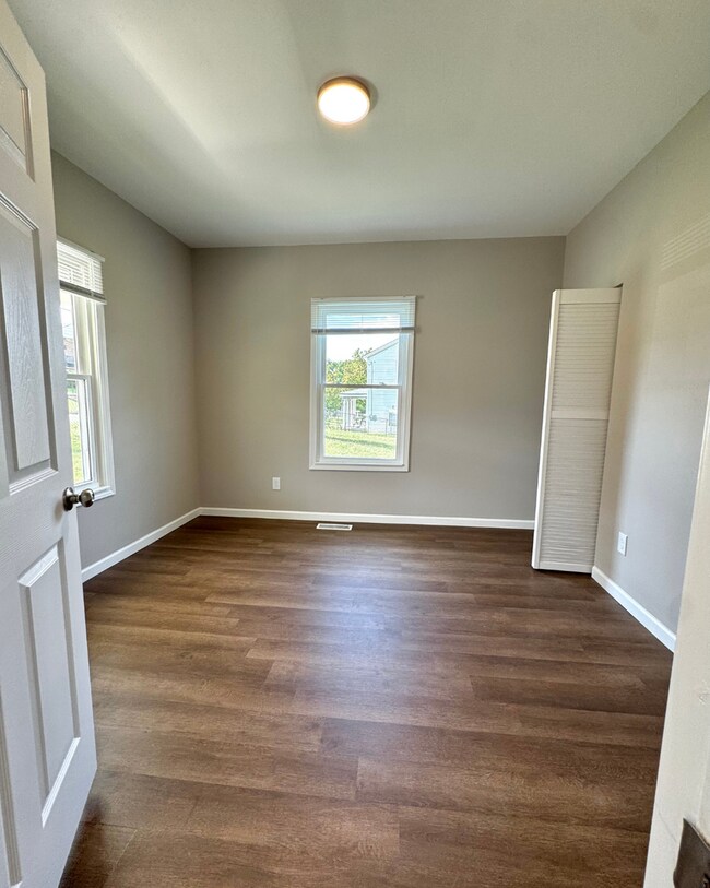 Building Photo - 2 Bed 2 Bath House on Easley Avenue | Fairview Heights, Lynchburg VA