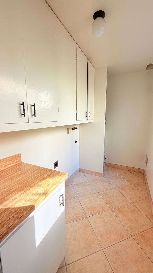 Building Photo - 1092 Melrose Ave