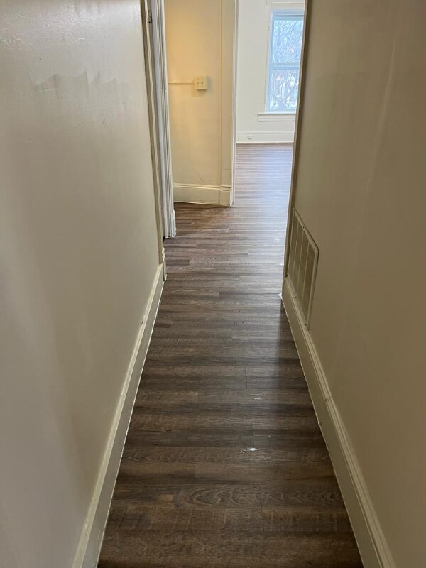 Building Photo - 802 Elm St