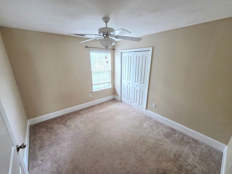 Building Photo - 1621 Shadowmoss Ave