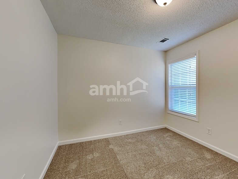 Building Photo - 415 Lokeys Ridge Rd
