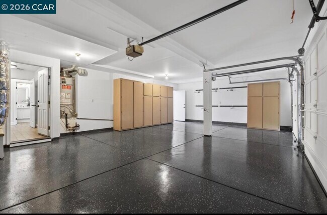 Building Photo - 1038 McCauley Rd