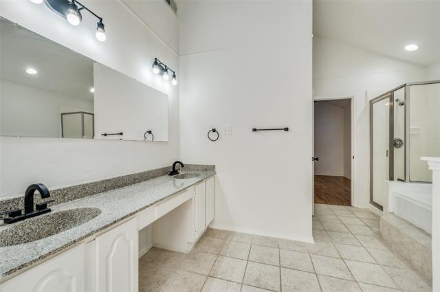 Building Photo - 607 Mission Cir