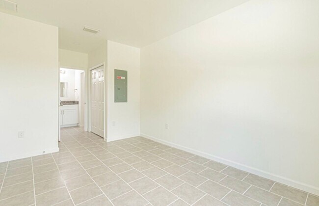 Building Photo - 255 Christine St NW