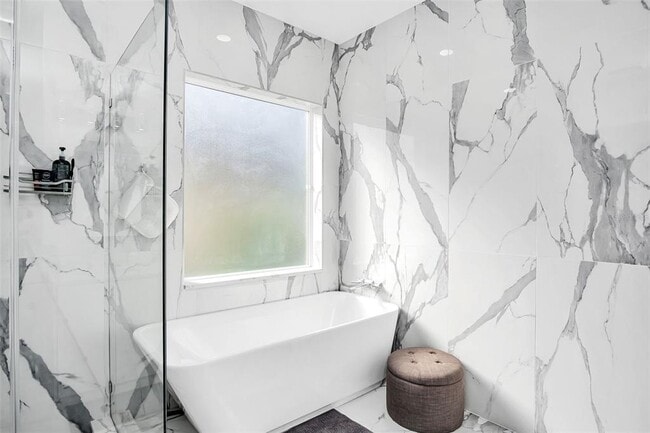 Building Photo - 8306 Sky Eagle Dr