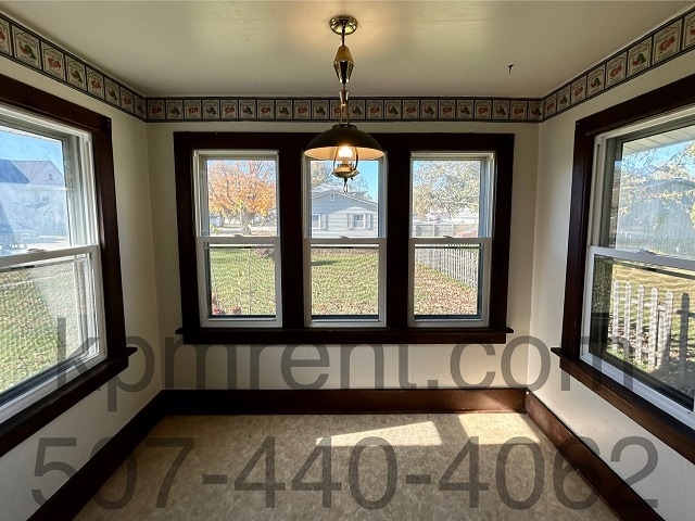 Building Photo - 621 Oak St