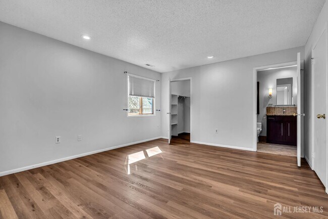 Building Photo - 2016 Aspen Dr