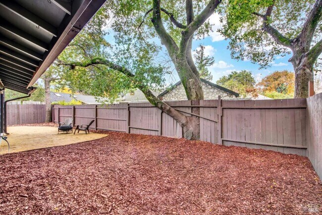 Building Photo - 6610 Oak Leaf Ct