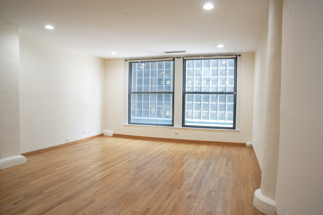 Building Photo - 431 S Dearborn St