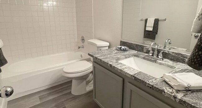 Building Photo - Furnished Rock Springs I Condo!