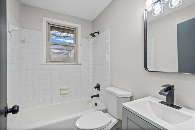 Building Photo - Remodeled 4 bedroom 2 bath home for rent!