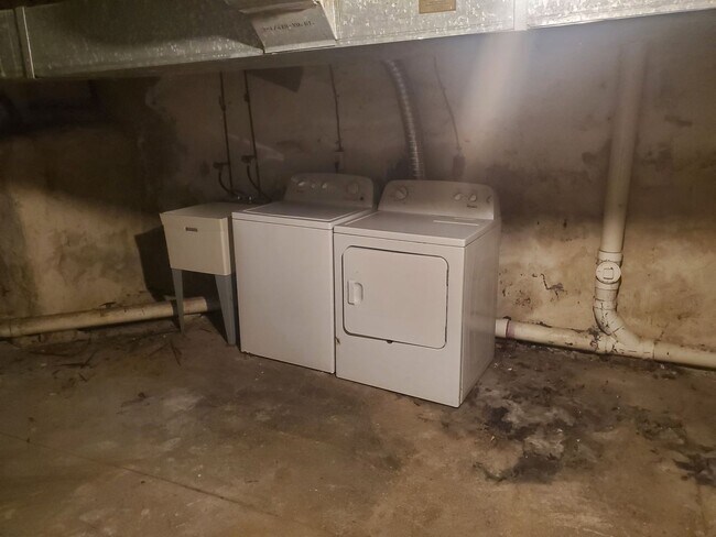 Building Photo - 3 Bedroom House in West Philadelphia