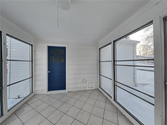 Building Photo - 2942 Zenith Ave N