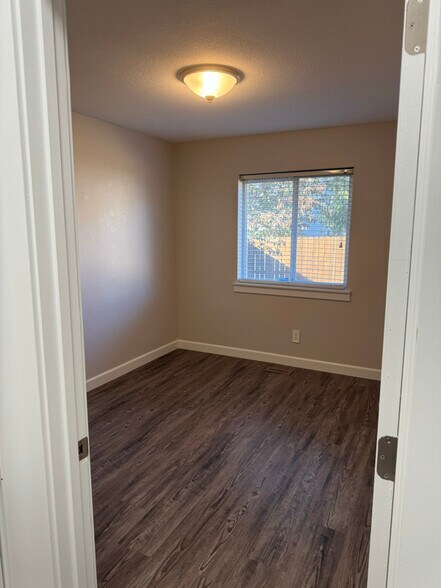 Building Photo - 12612 NE 45th Cir