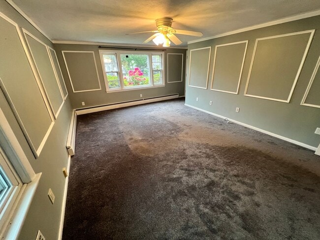 Building Photo - Single Family Home for Rent in Longmeadow!