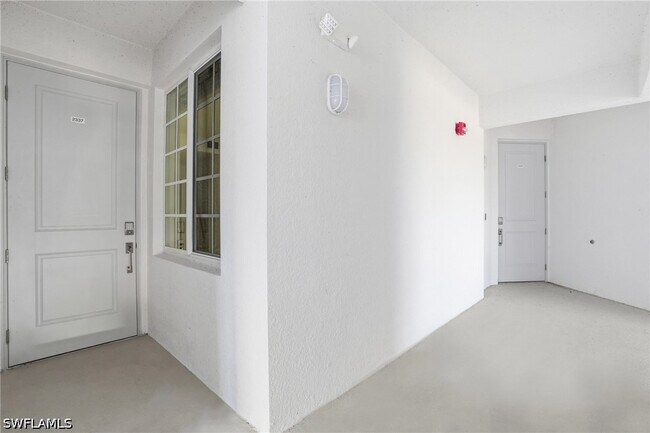 Building Photo - 15405 Grn Acrs Ave