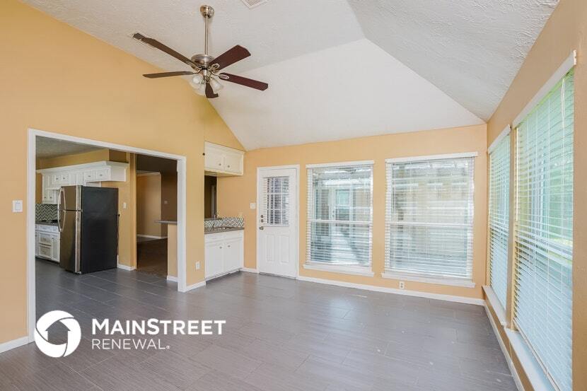 Building Photo - 15514 Cabildo Dr