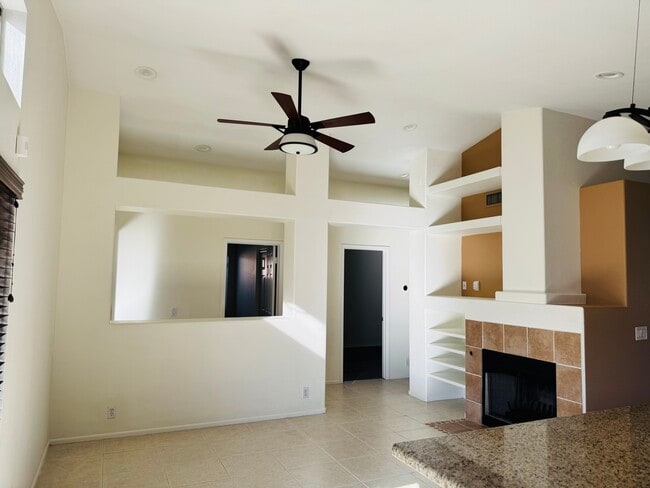 Building Photo - 3211 E Menadota Dr