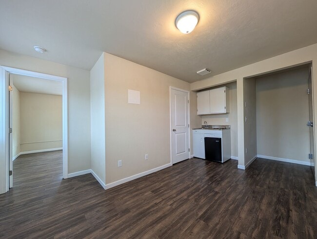 Building Photo - Nice 1-Bedroom, 1-Bath Apartment In Downtown Springfield!