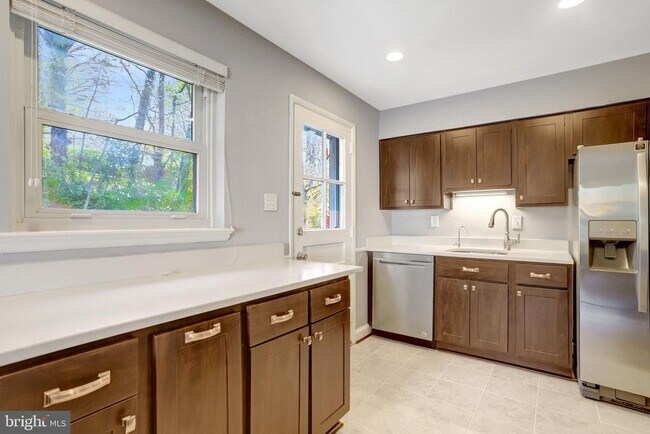 Building Photo - 3713 Lockwood Ln