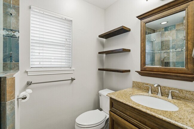 Building Photo - 2119 Williamsburg Ct S