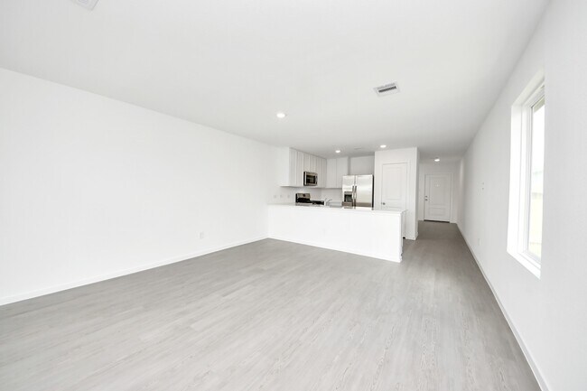 Building Photo - 317 Brandi Dr
