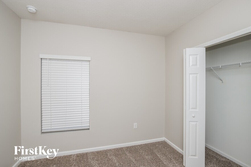 Building Photo - 4143 Moccasin Dr