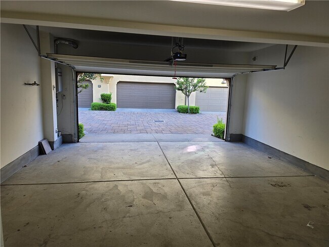 Building Photo - 60 Bay Laurel