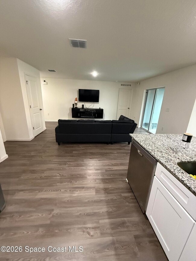 Building Photo - 487 Wiltshire Ave SW