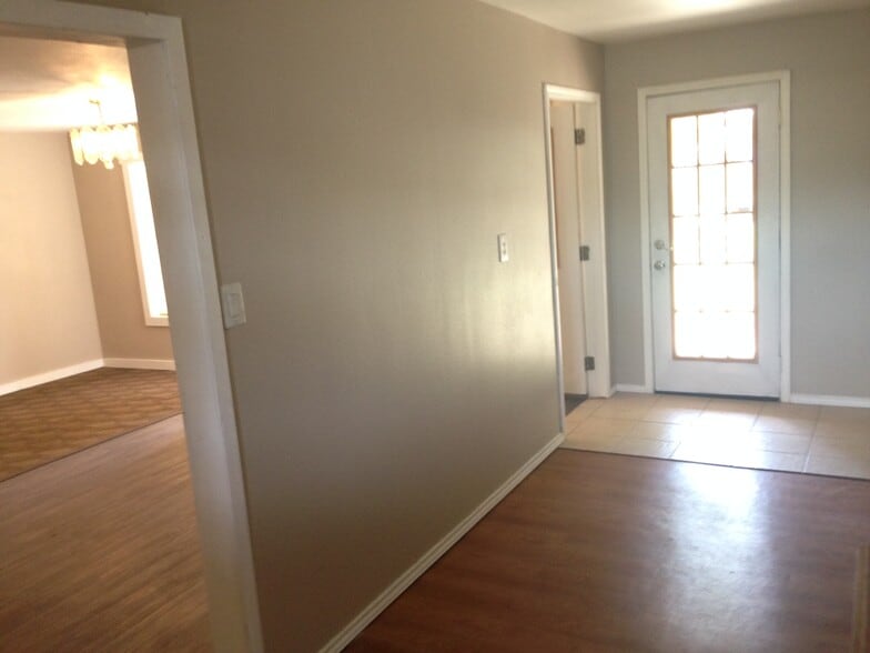 Building Photo - 138 Morrill Ave