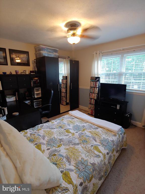 Building Photo - 8435 Norwood Dr