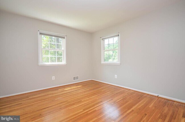 Building Photo - 4805 Willet Dr