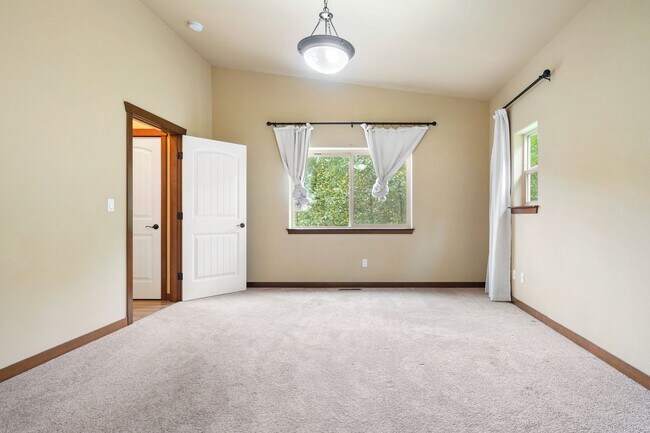 Building Photo - Charming Single-Story Home in Poulsbo