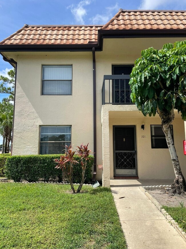 Building Photo - 7101 Golf Colony Ct