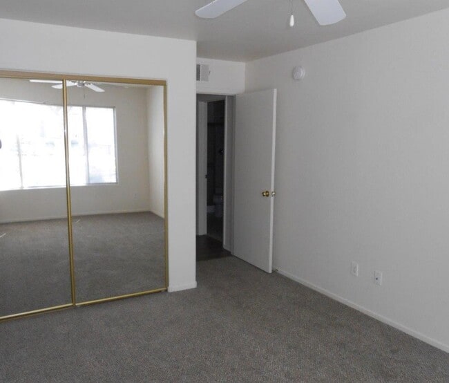 Building Photo - Spacious 2 Bedroom Condo in Gated Community near Eastern/Tropicana