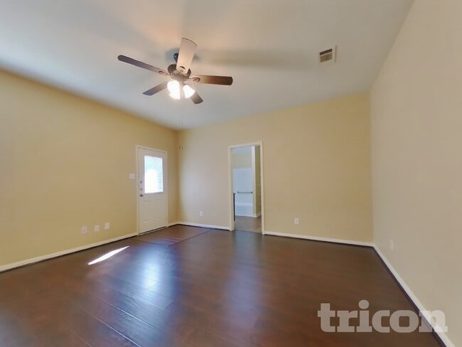 Building Photo - 2063 Sweet Lilac Dr