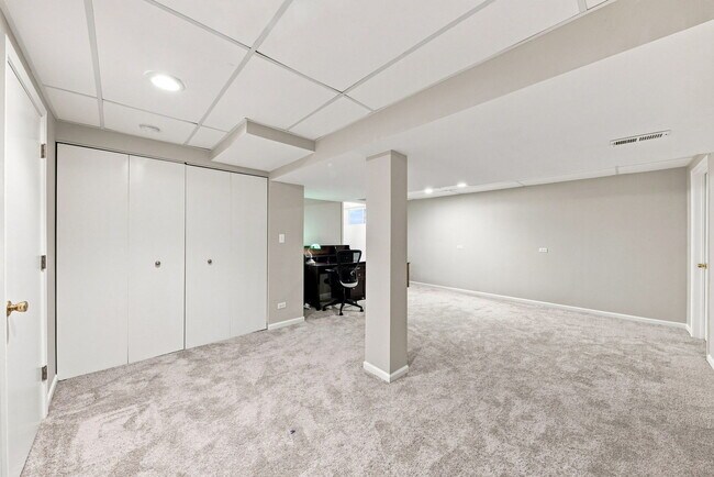 Building Photo - 2052 Shady Grove Ct