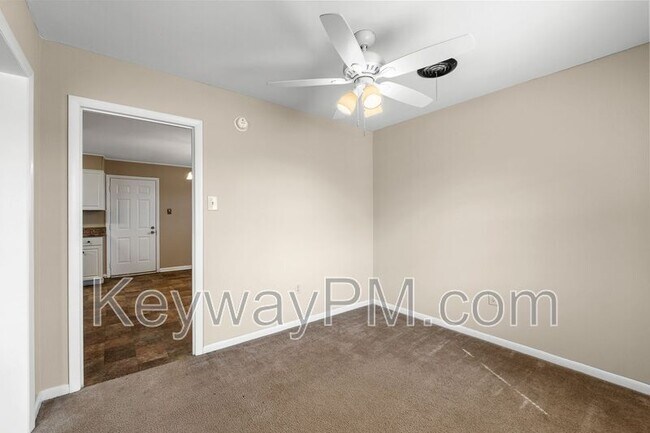 Building Photo - 3645 Westwood Dr