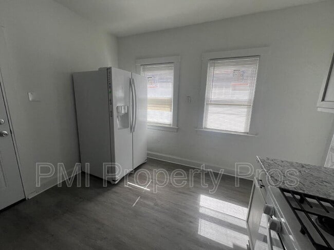 Building Photo - 3284 N 30th St