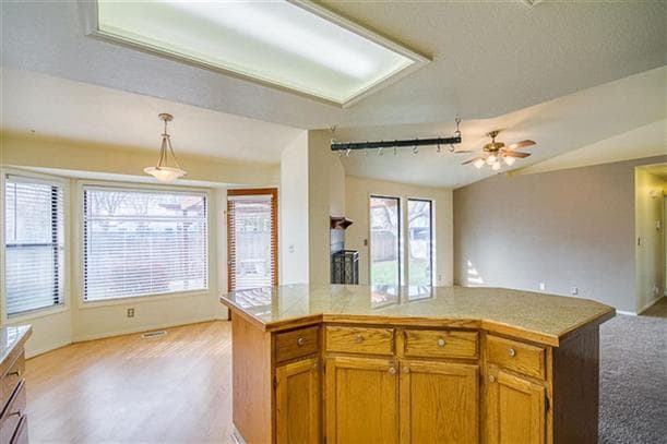 Building Photo - Charming Single Level Home with Open Floor...