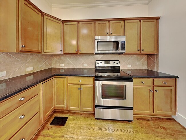 Building Photo - 2081 Eagle Ridge Dr