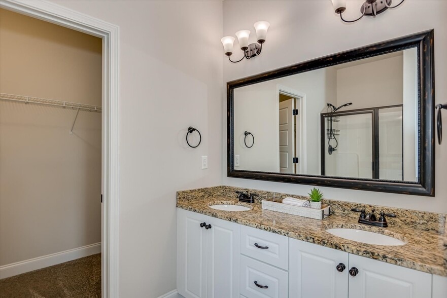 Building Photo - 1030 Swan Ct