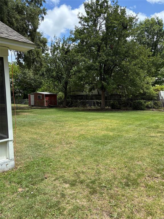 Building Photo - 744 Ledyard Pl