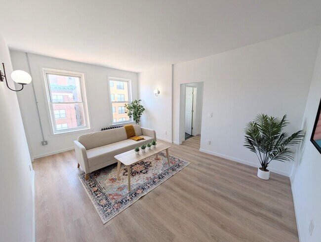 Building Photo - Stunning One Bedroom and Studio Apartments in the Heart of Detroit