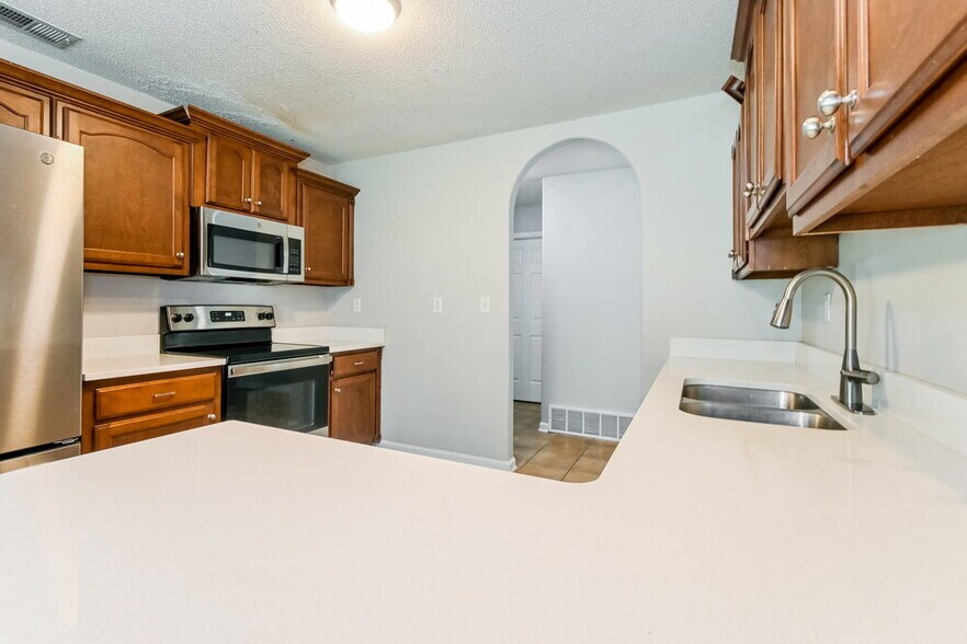 Building Photo - 157 Pebble Creek Cove E