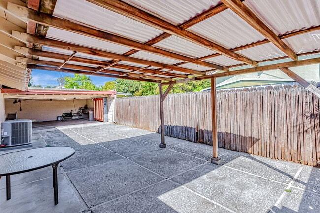 Building Photo - 2501 Linda Vista Avenue