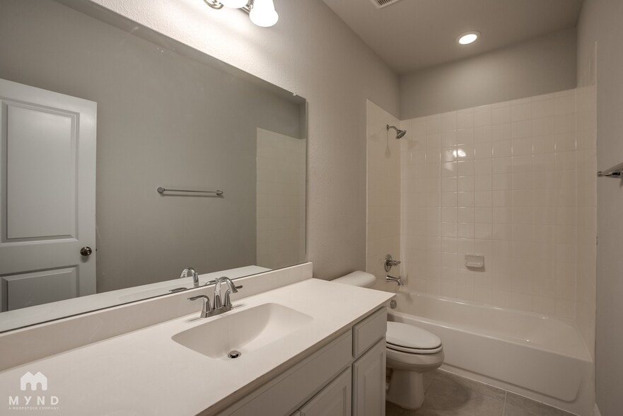 Building Photo - 101 Knight of Realm Blvd